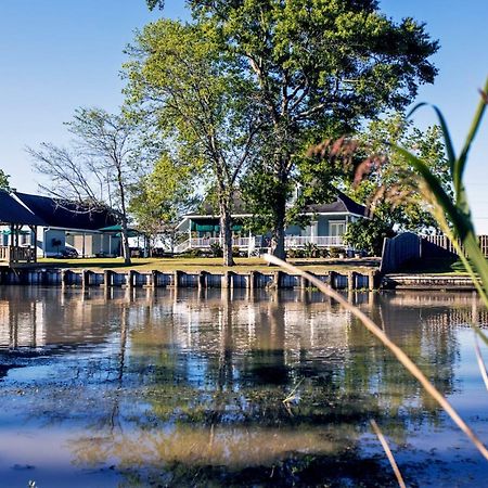 A Chateau On The Bayou Bed & Breakfast Raceland Exterior photo