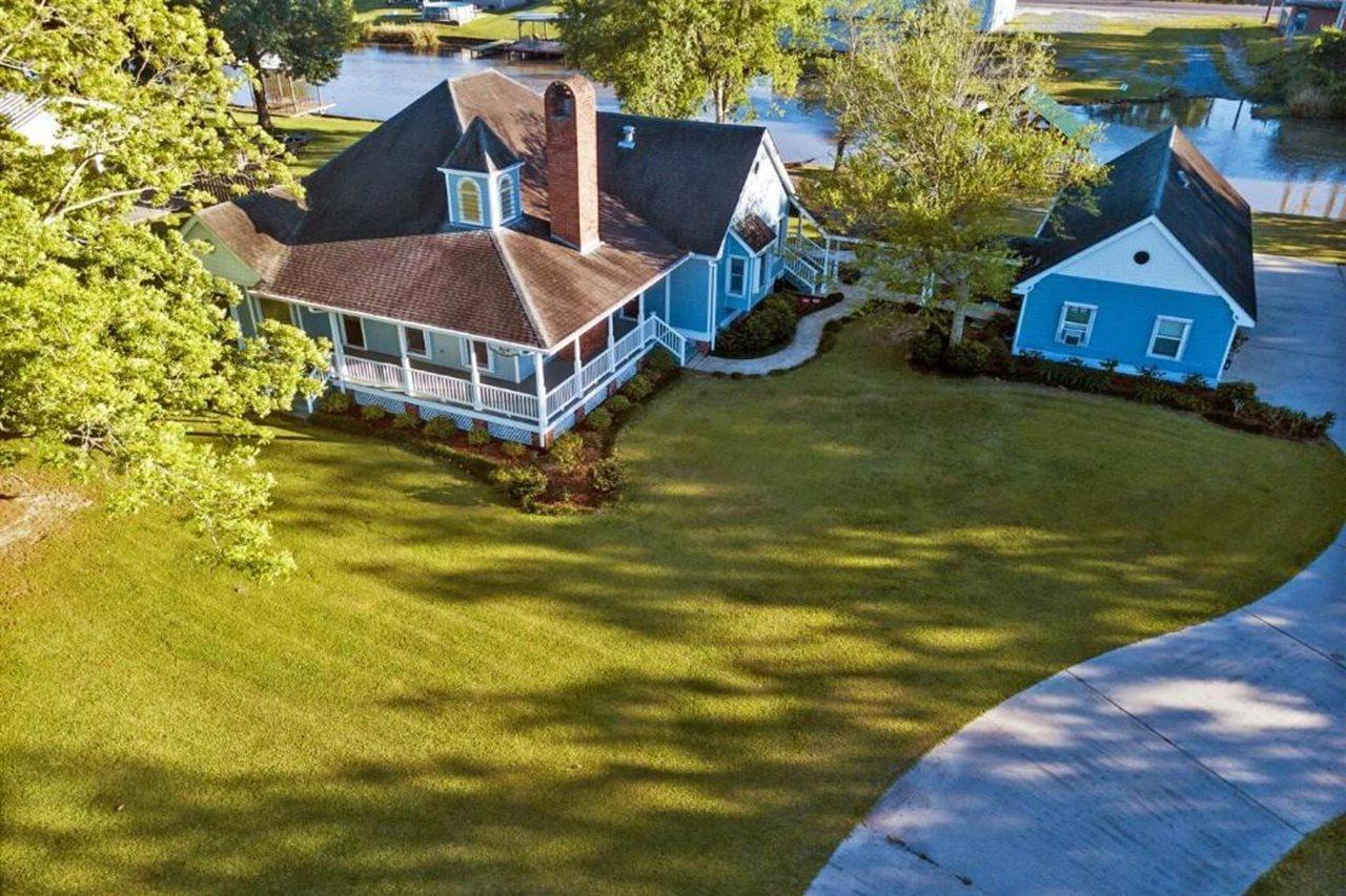 A Chateau On The Bayou Bed & Breakfast Raceland Exterior photo