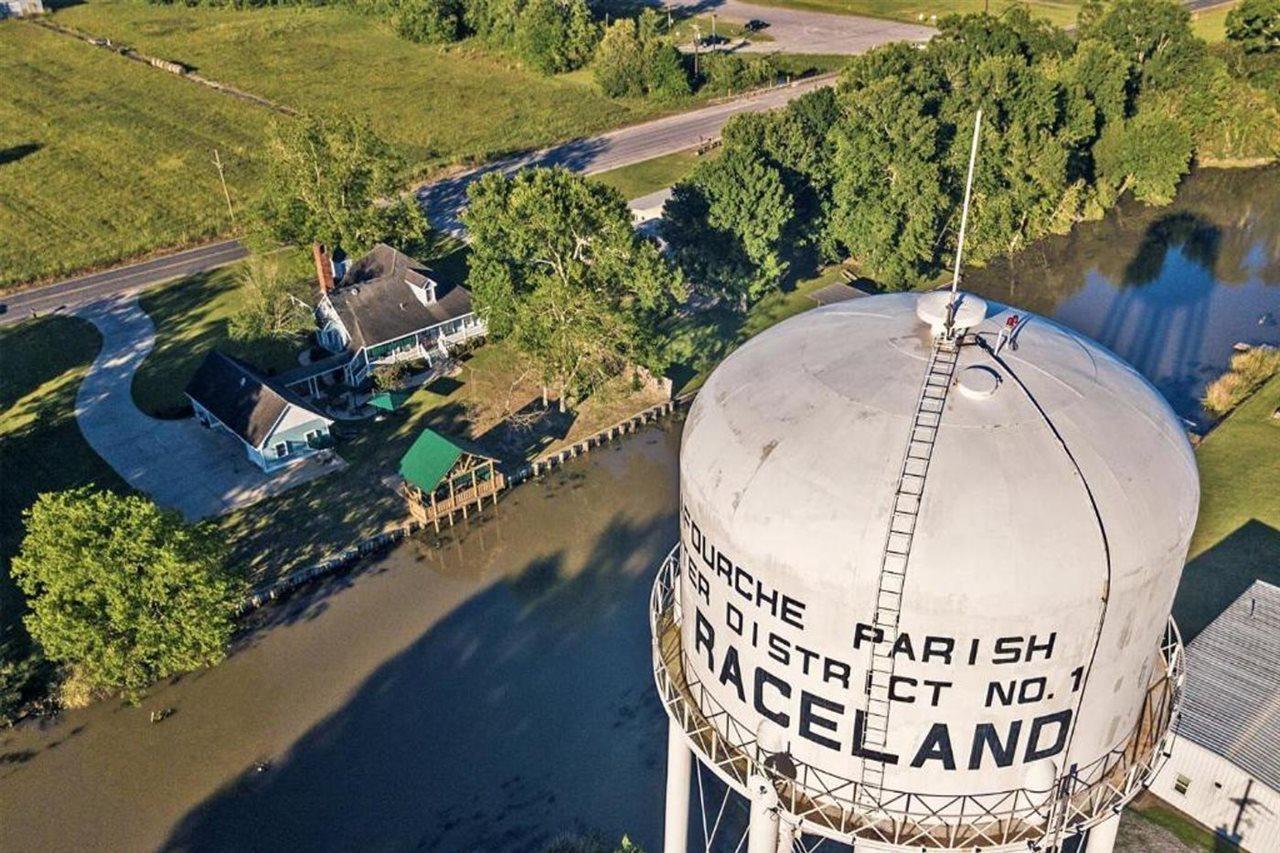 A Chateau On The Bayou Bed & Breakfast Raceland Exterior photo