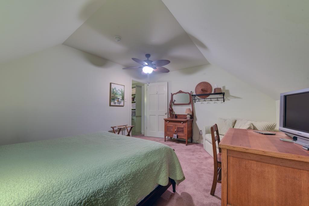A Chateau On The Bayou Bed & Breakfast Raceland Exterior photo