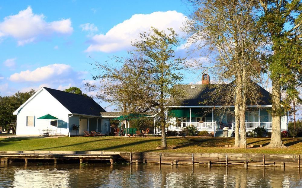 A Chateau On The Bayou Bed & Breakfast Raceland Exterior photo