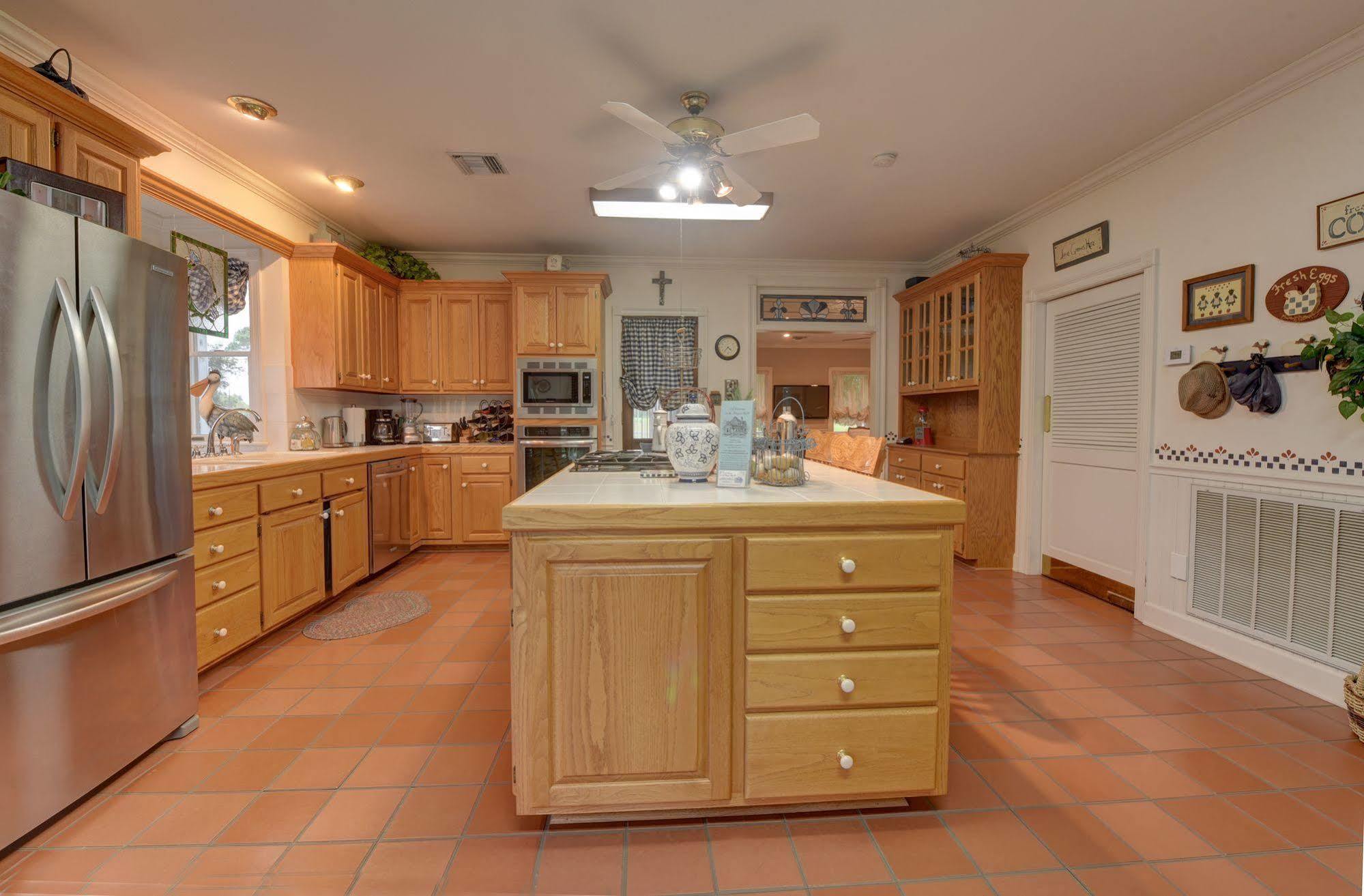 A Chateau On The Bayou Bed & Breakfast Raceland Exterior photo